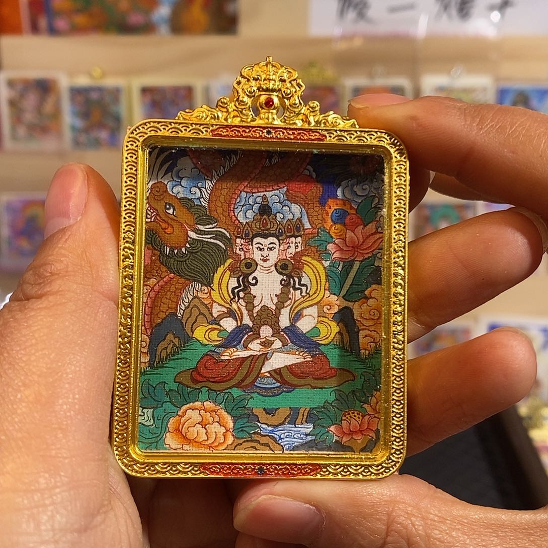 共***.吊坠纯手绘唐卡大日