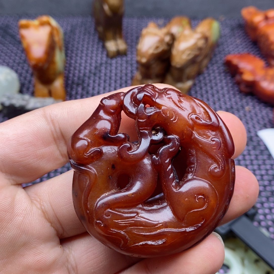 蛇纹石玉颈饰未镶嵌