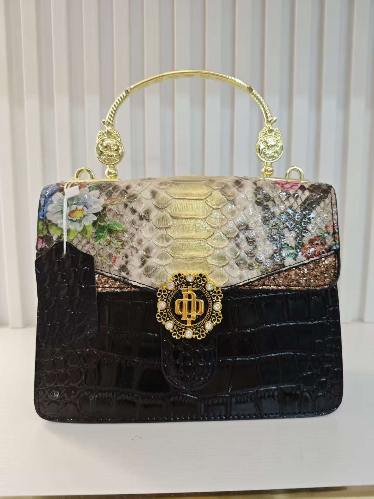 锁扣见外包装风琴包鳄鱼纹单肩包潮流沙漏包黑色