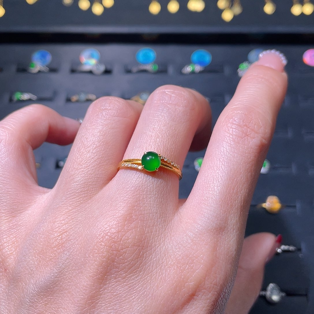 翡翠戒指18K金镶嵌戒指