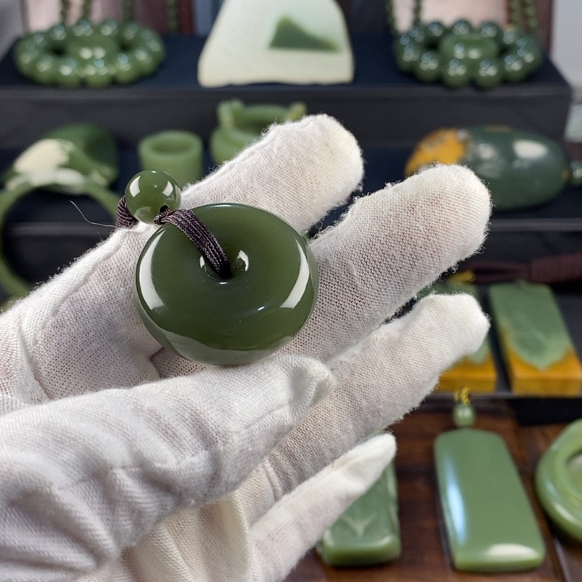 【闪购商品】岫岩老玉（透闪石质玉）颈饰未镶嵌