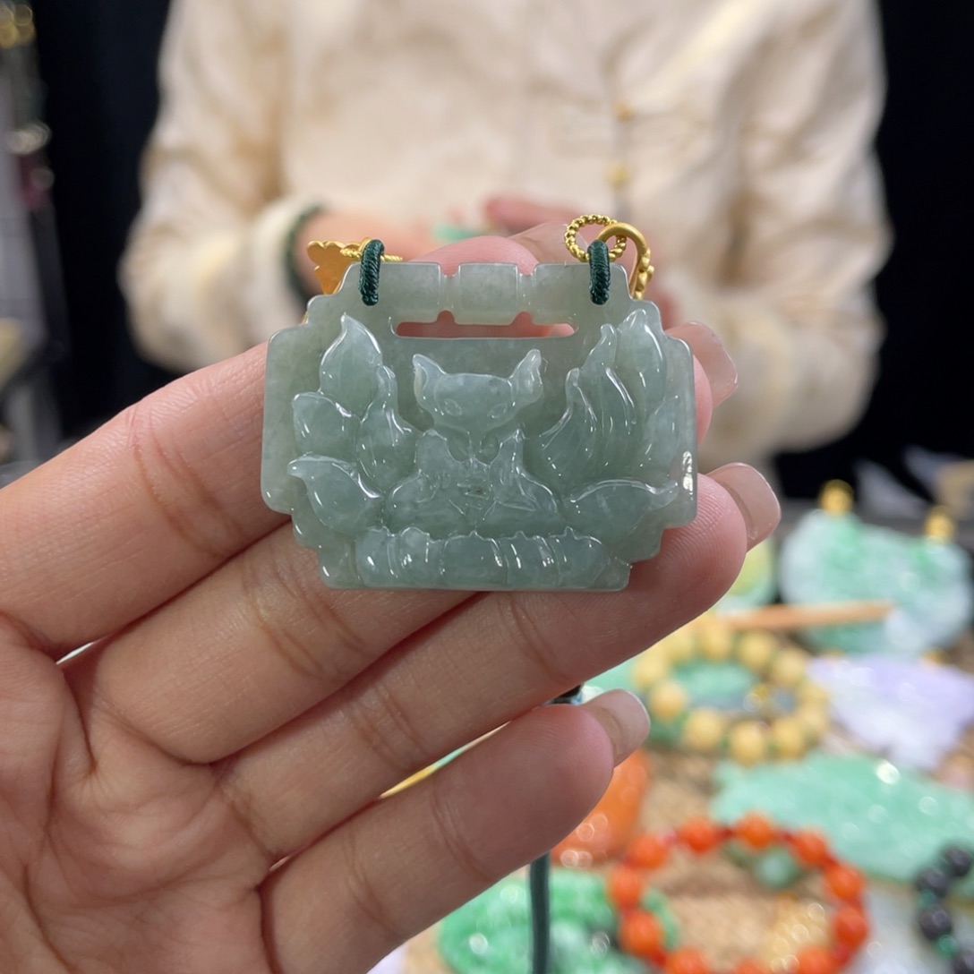 翡翠颈饰未镶嵌代编织