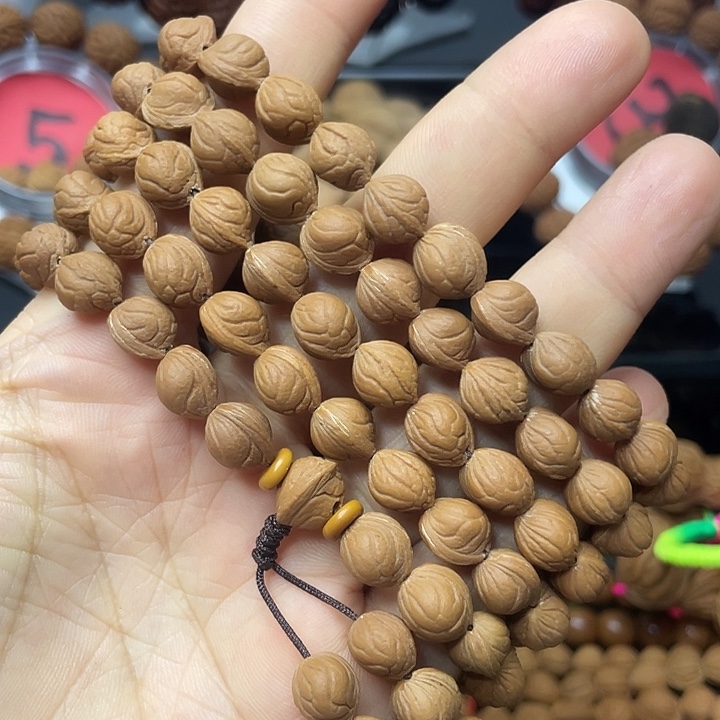 邓***拿桃核把件小龙纹脖挂0.8尺寸108➕6
