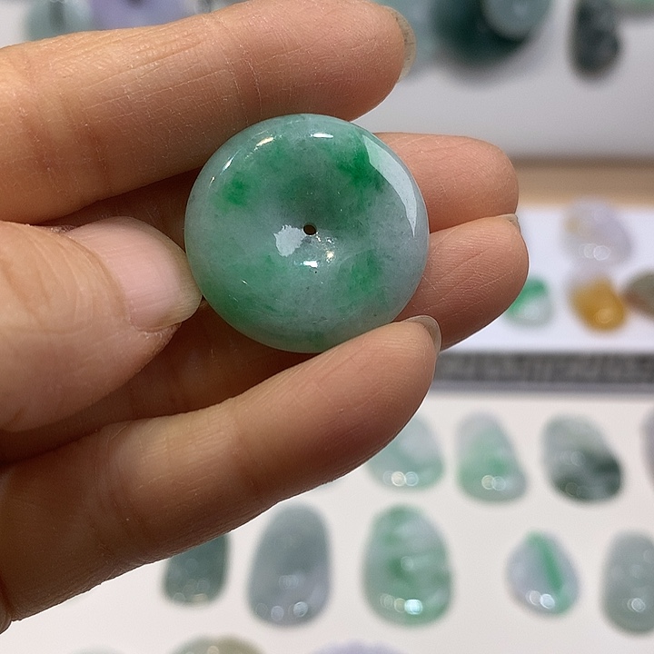 翡翠未镶嵌颈饰34