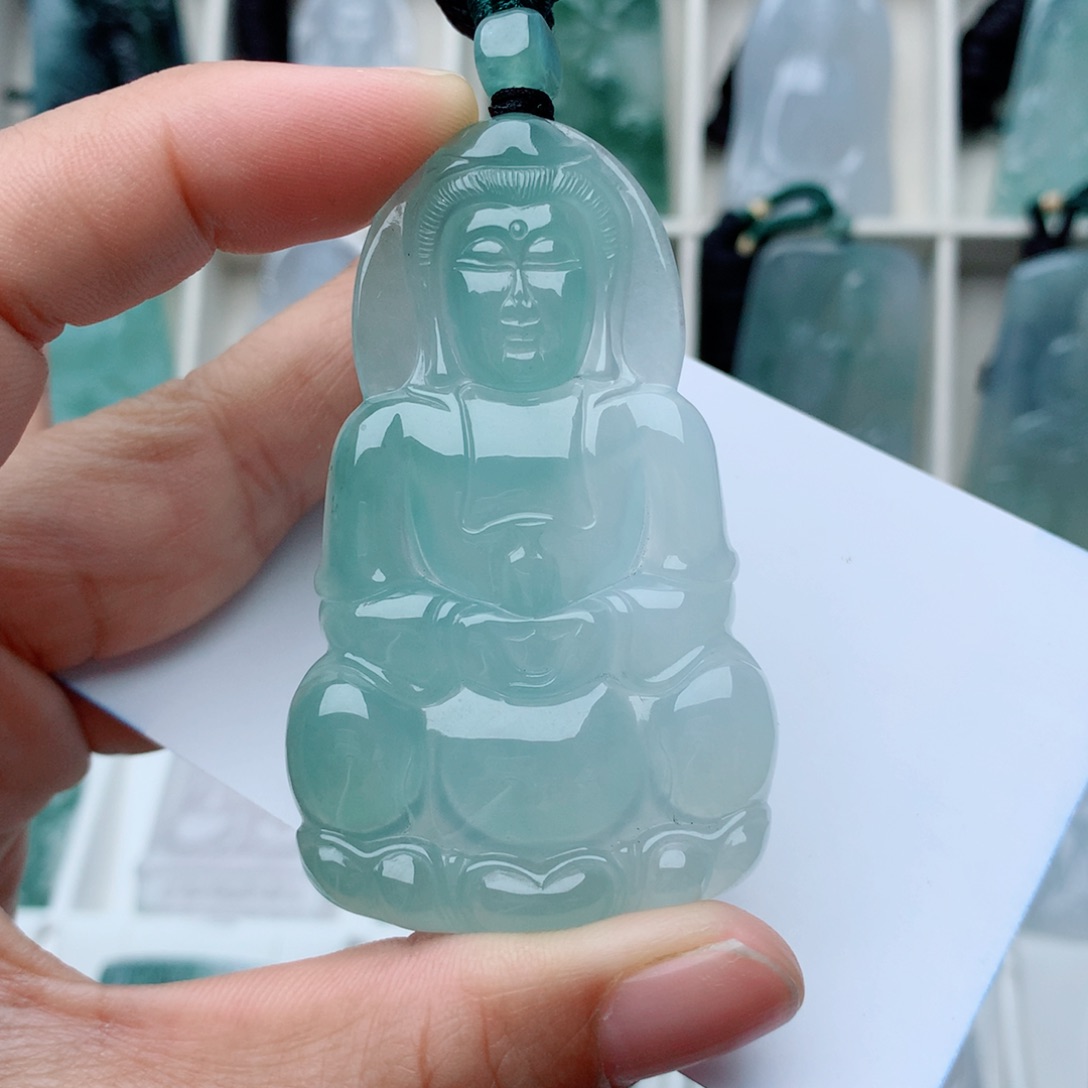翡翠颈饰未镶嵌观音