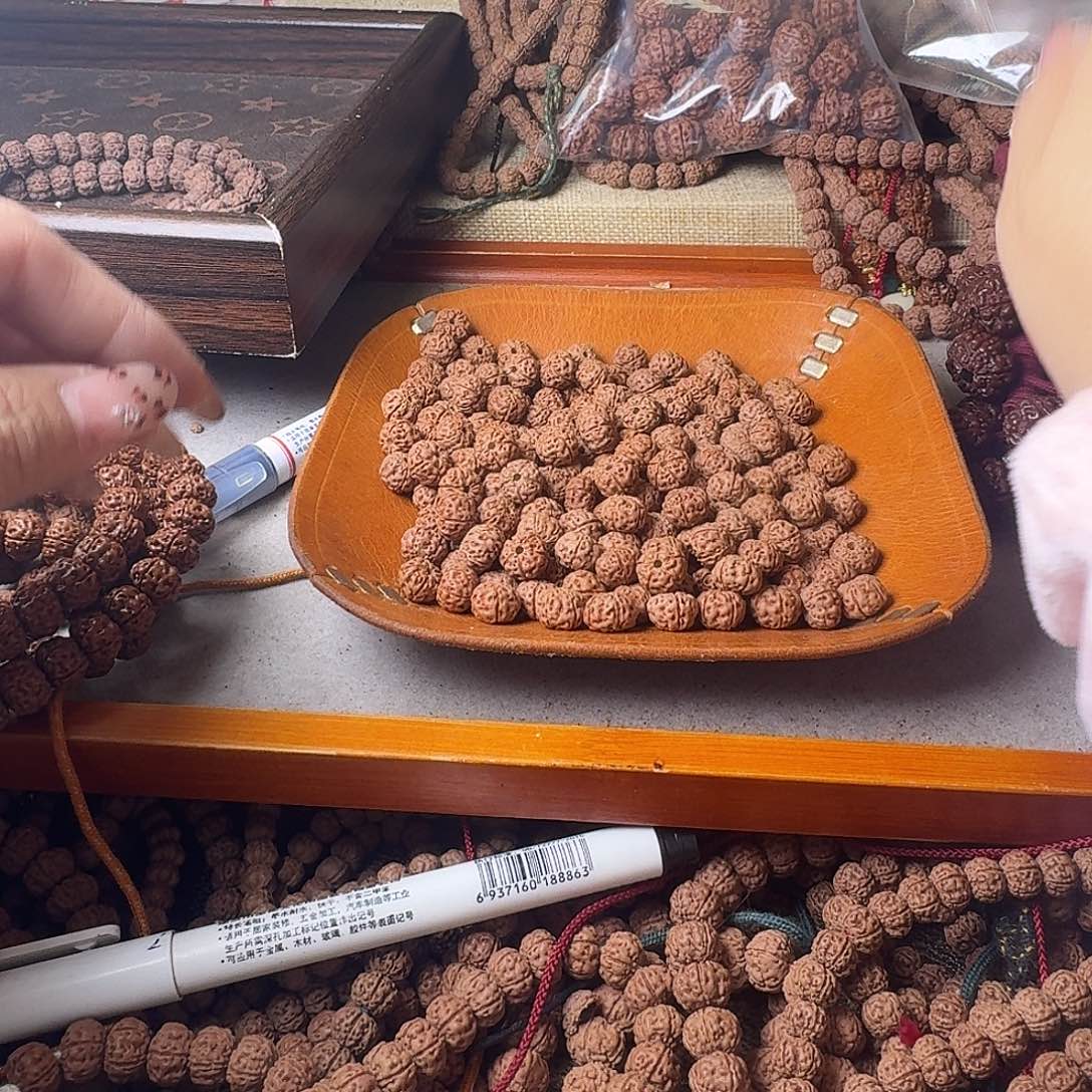 嘉***平金刚菩提吊坠90克黄身有瑕疵