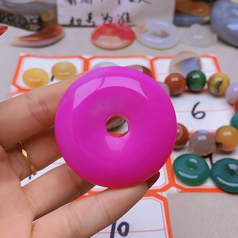 【闪购商品】未镶嵌玛瑙/玉髓珠宝半成品南****?