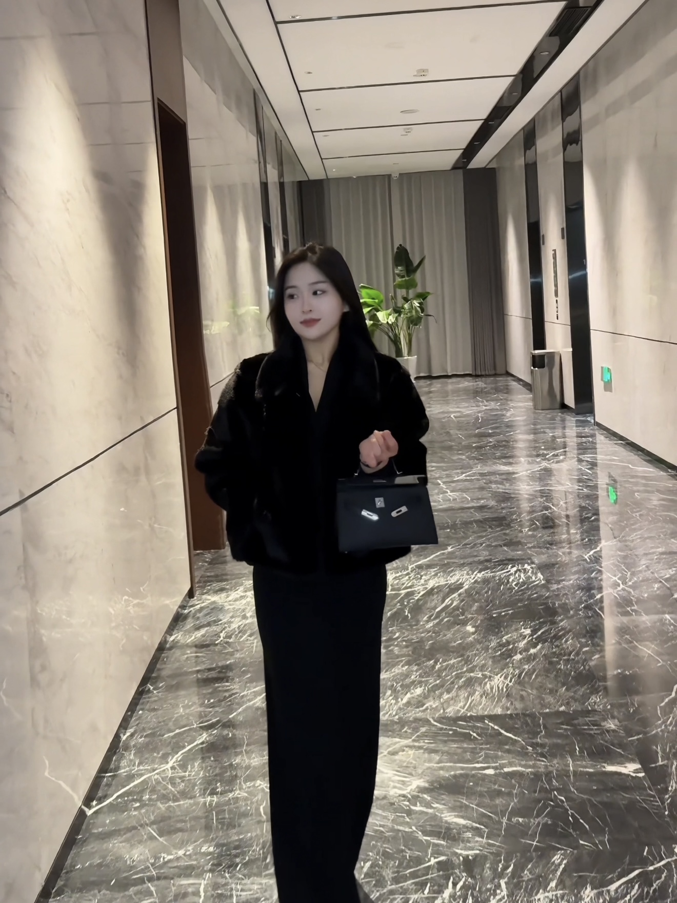 ROU女装 环保毛毛毛外套气质款黑色2025新款秋冬