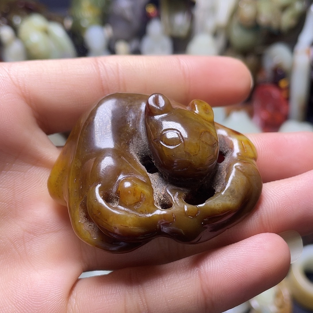 赵***刚和田玉（糖玉）未镶嵌颈饰