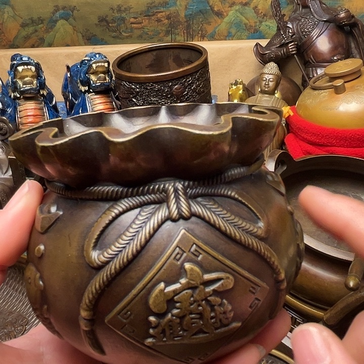精美铜器批发档口