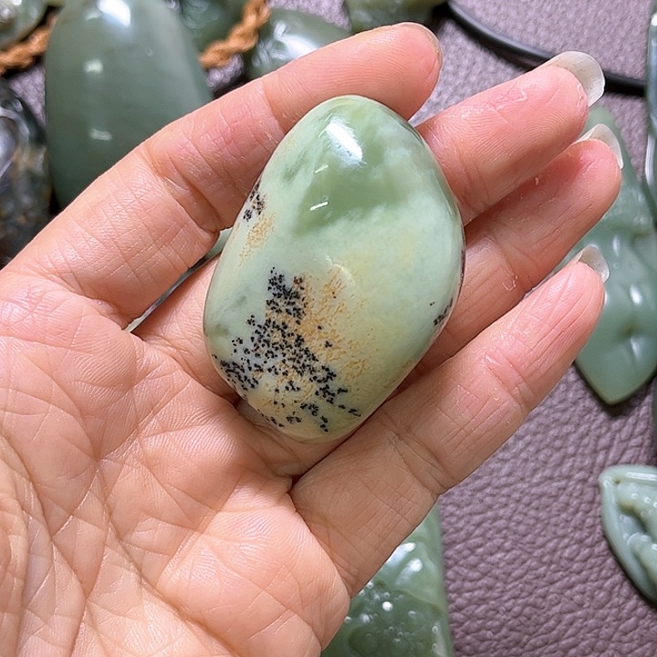 岫岩河磨玉（透闪石质玉）手绳未镶嵌用****0