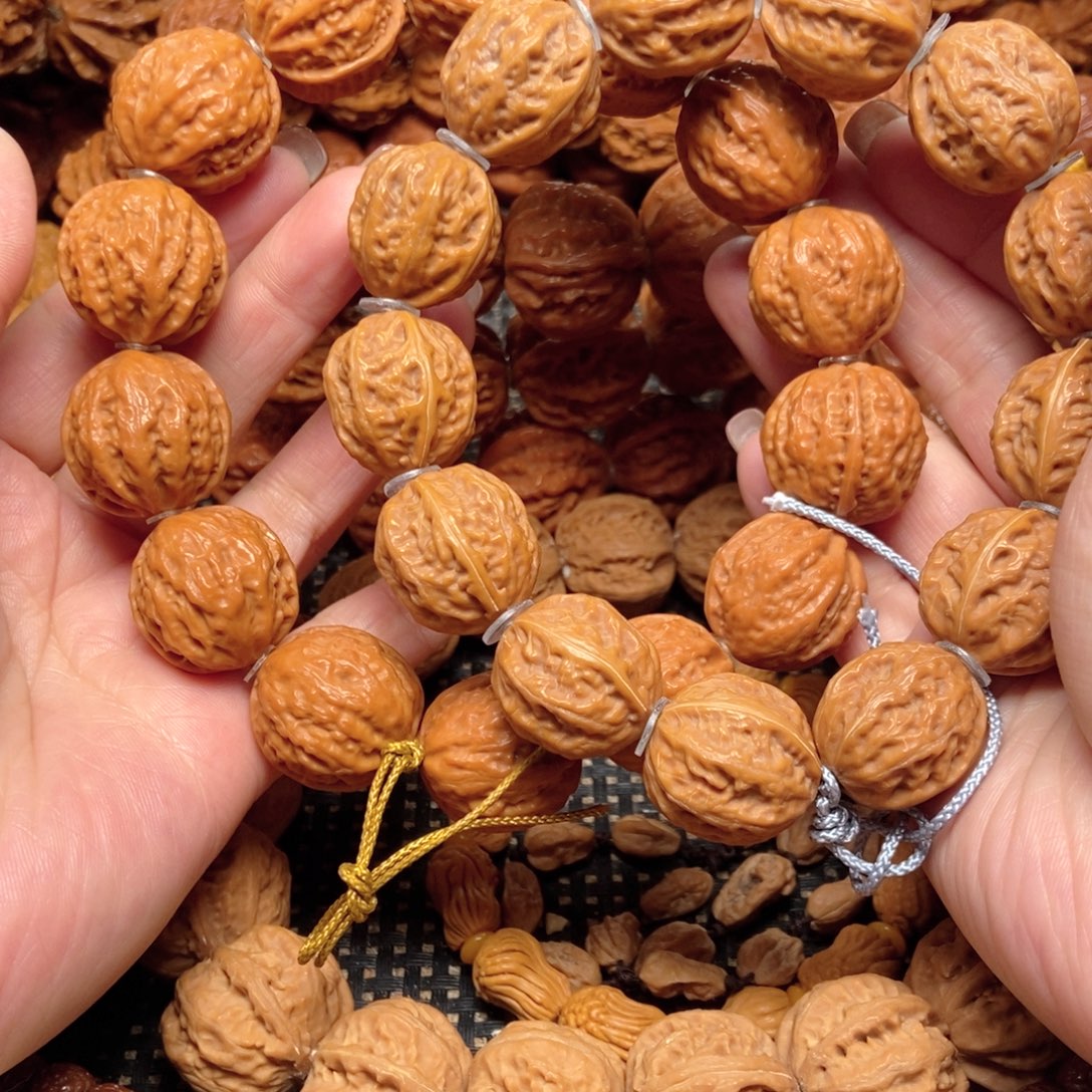 M***n文玩核桃手串小京八棱