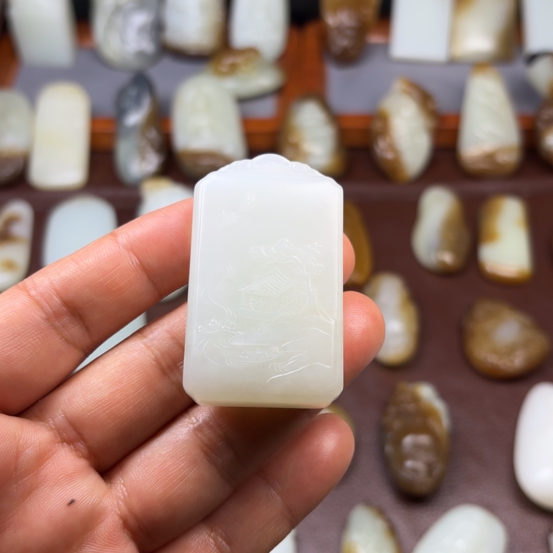 和田玉（糖玉）颈饰未镶嵌