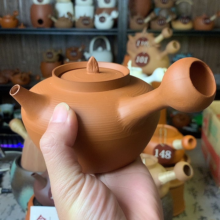 元宝，老朱泥砂铫壶。