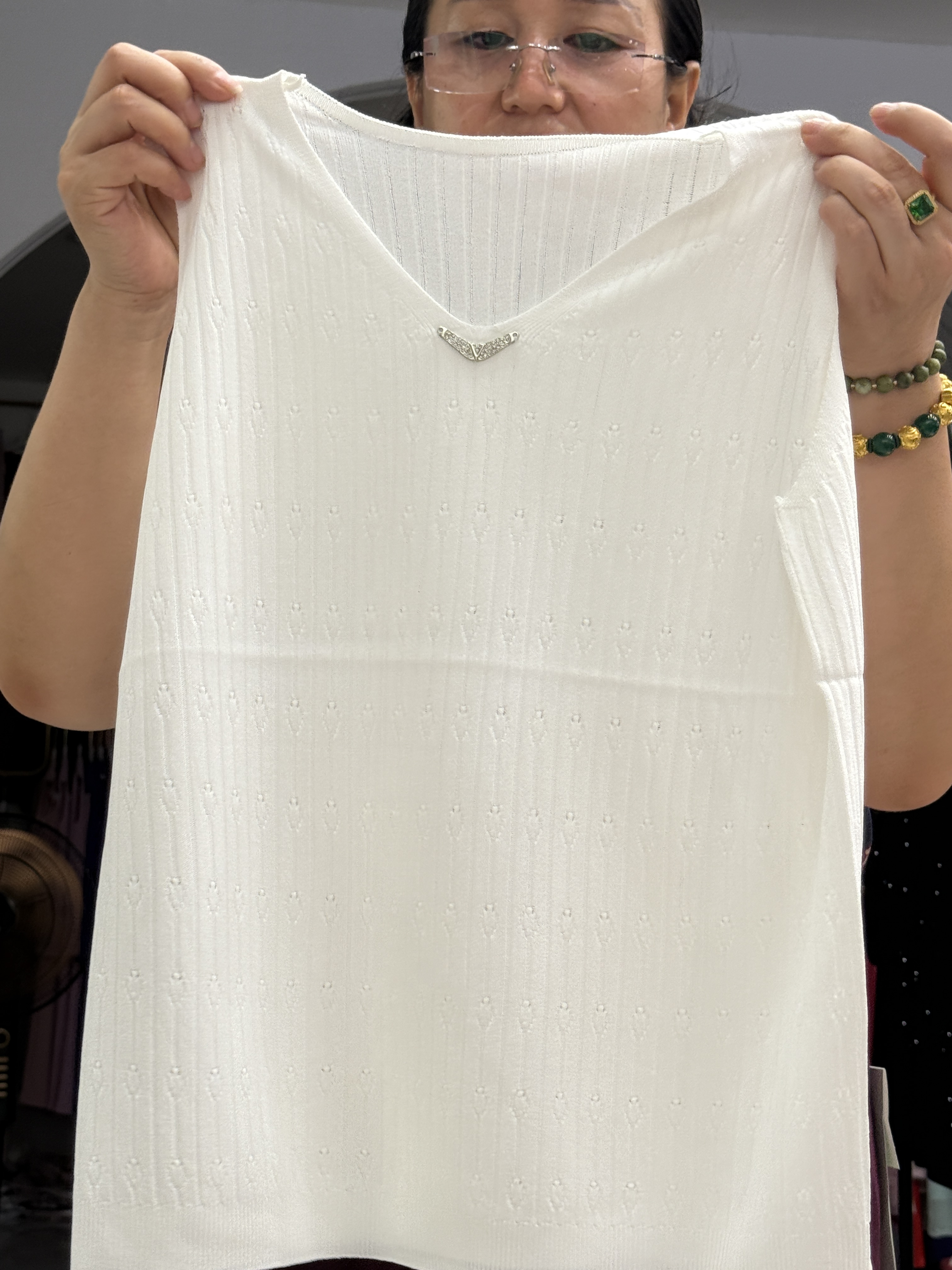 新款舒适透气V领吊带女背心夏季百搭宽松打底上衣