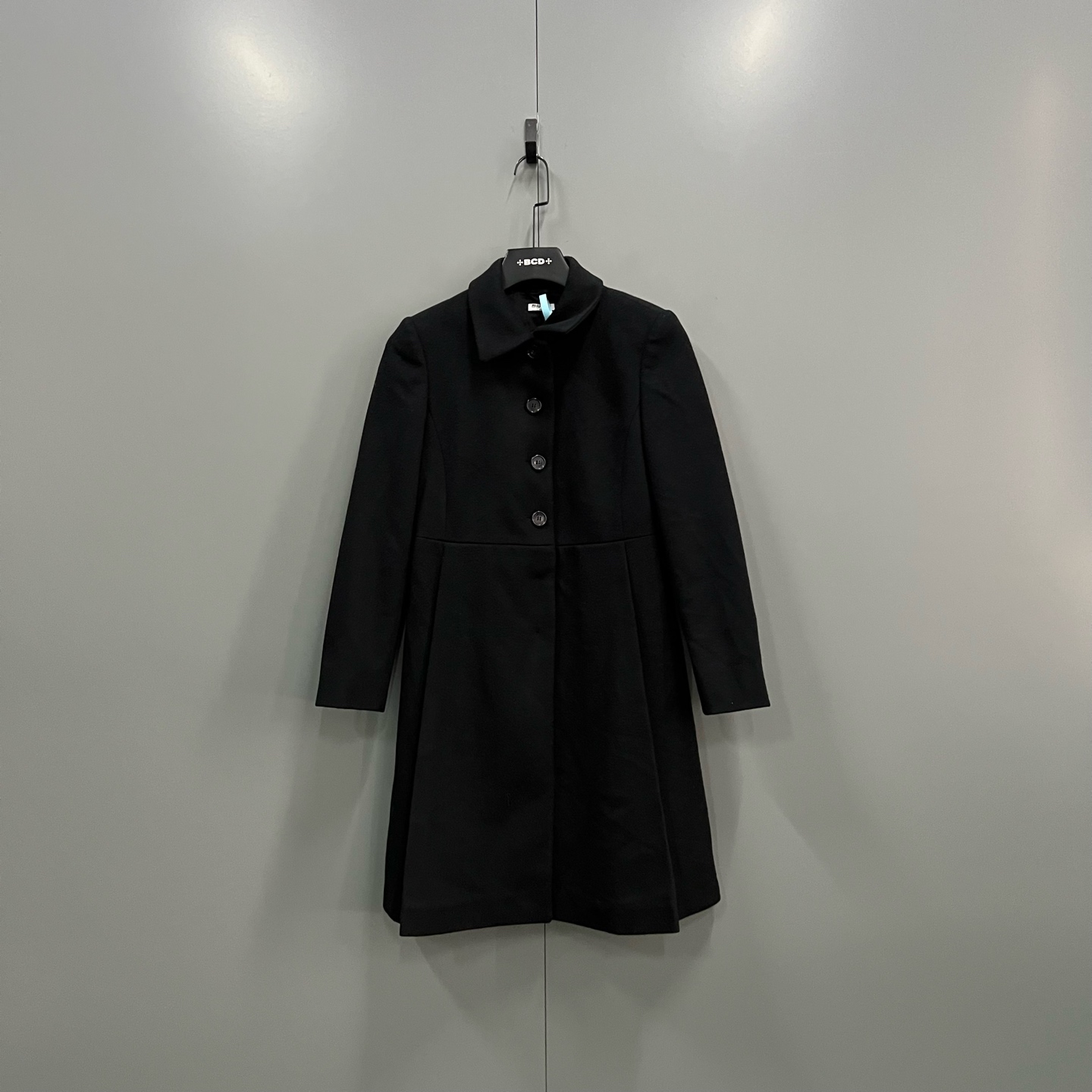 未使用 MIU MIU/缪缪 tt11 黑色翻领大衣 38码/207995