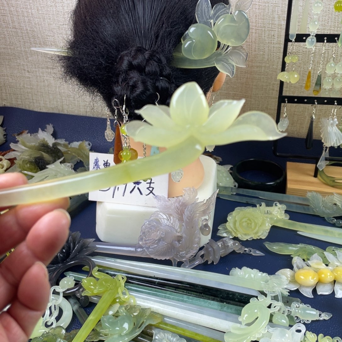 蛇纹石玉未镶嵌发饰