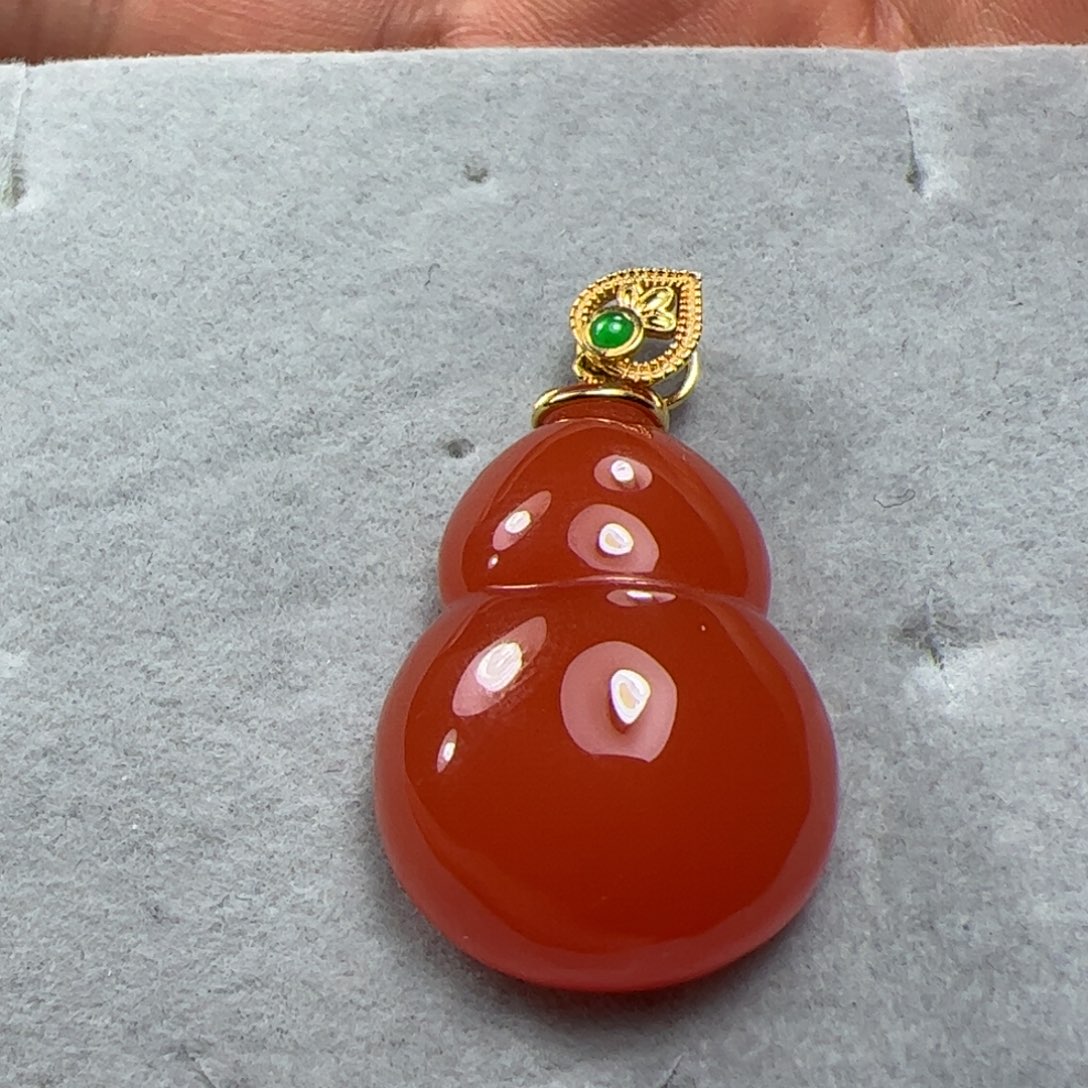 南红玛瑙吊坠18K金镶嵌