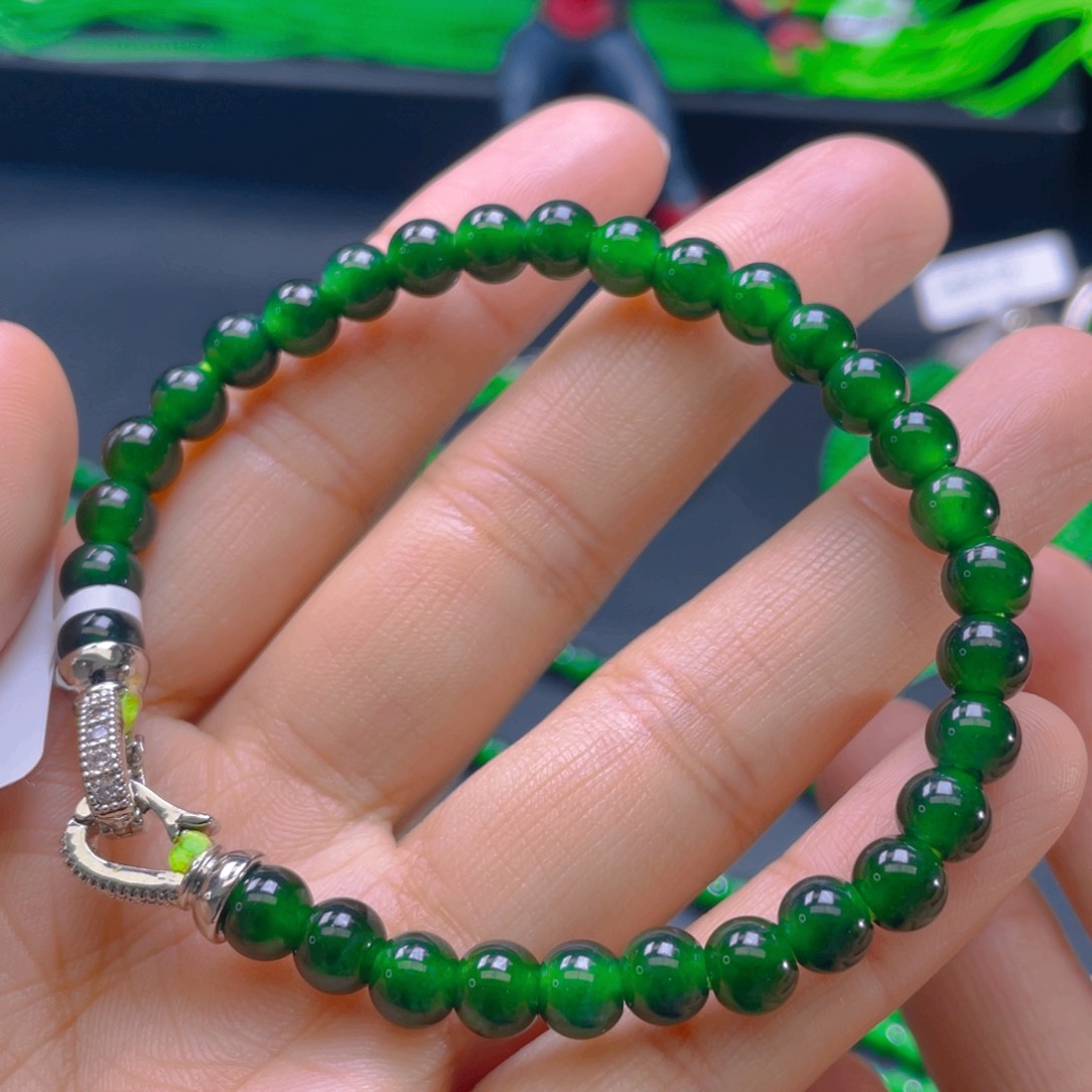 翡翠颈饰未镶嵌，1