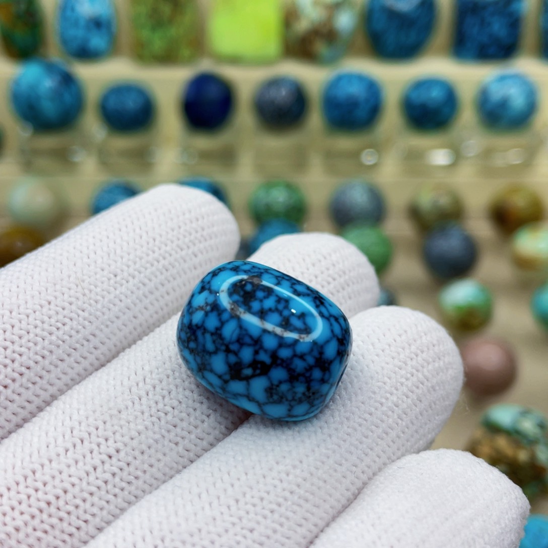 未镶嵌绿松石颈饰