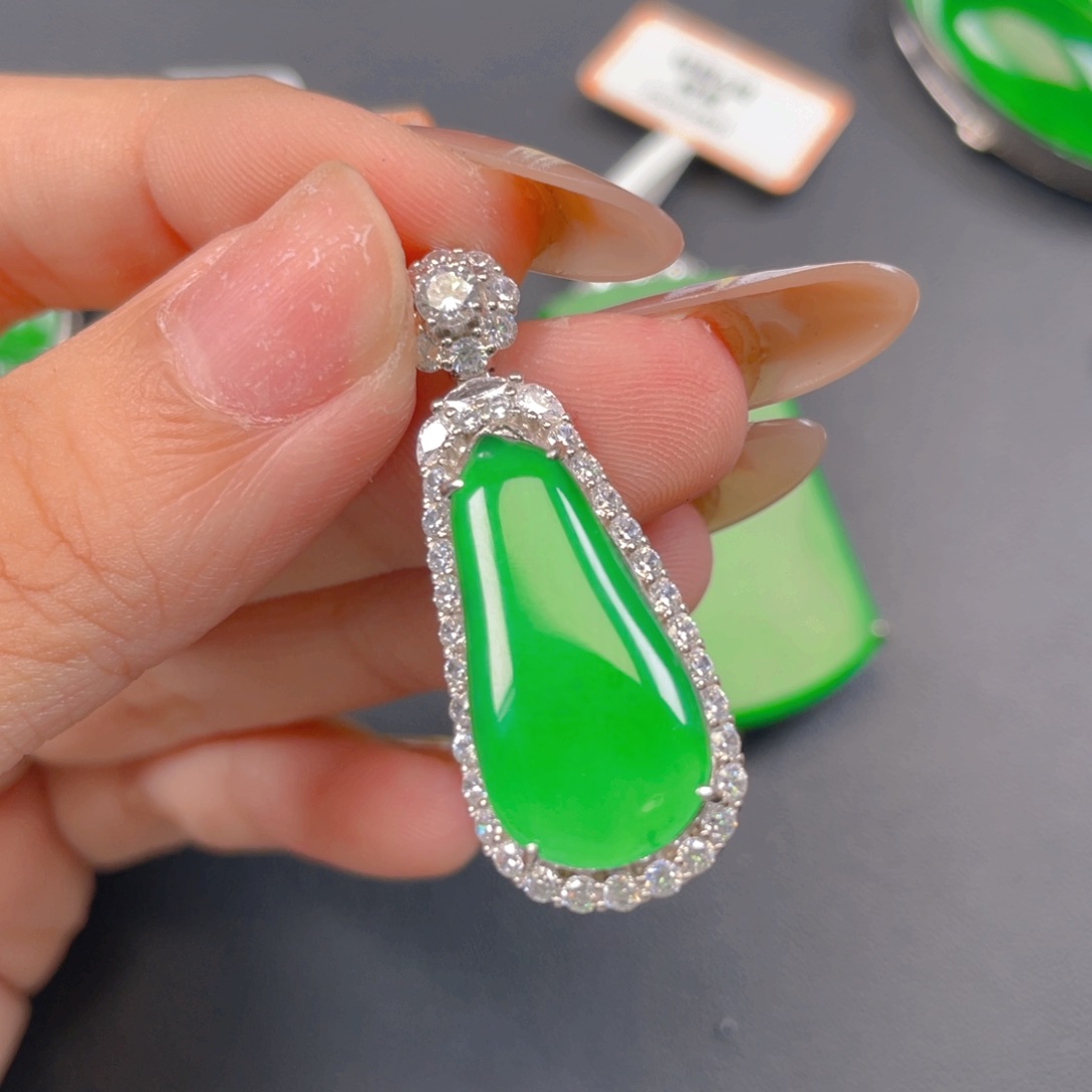 【闪购商品】颈饰银S925镶嵌翡翠翡翠