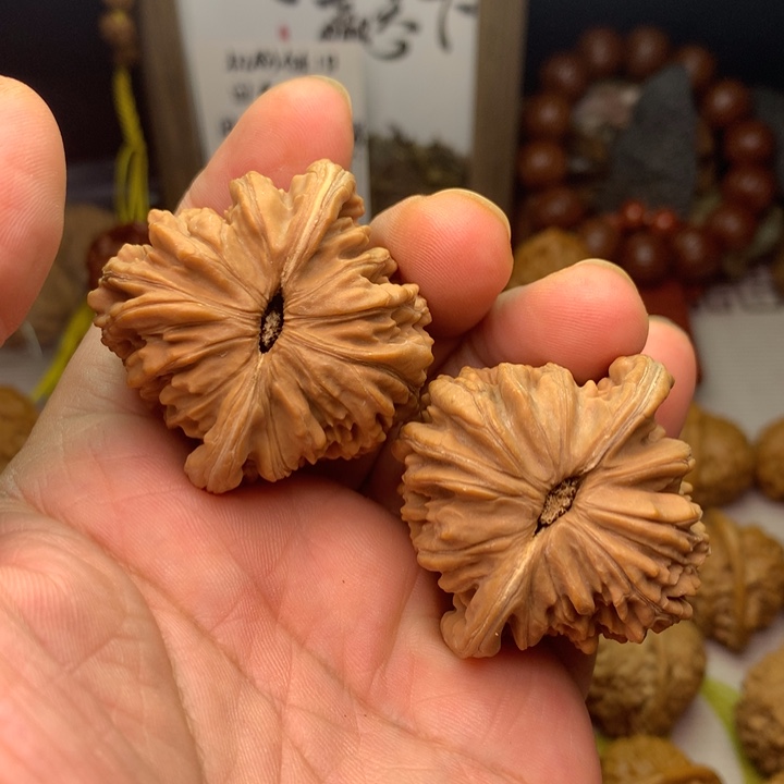 文玩核桃把件山地楼