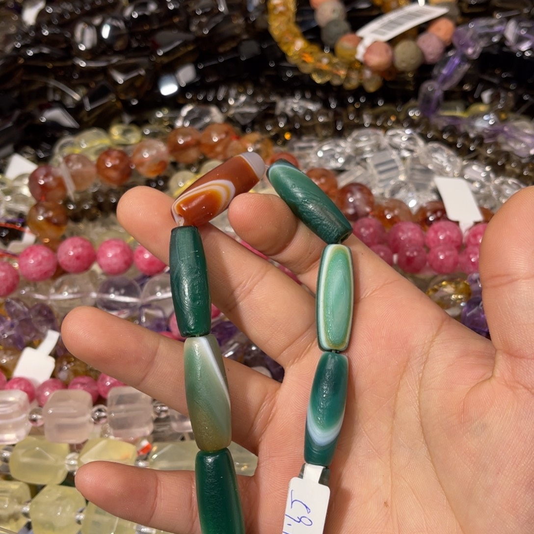 玛瑙/玉髓散珠孔雀老玛瑙桶珠