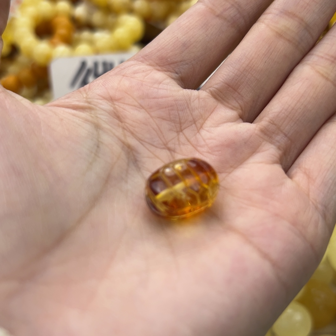 琥珀珠宝奇石未镶嵌