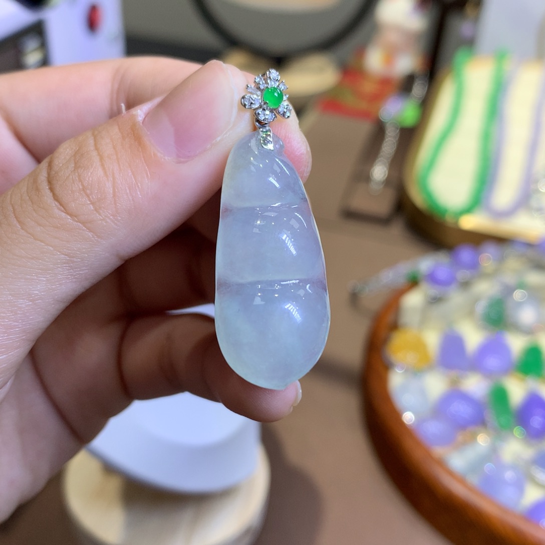 翡翠18K金镶嵌颈饰翡翠