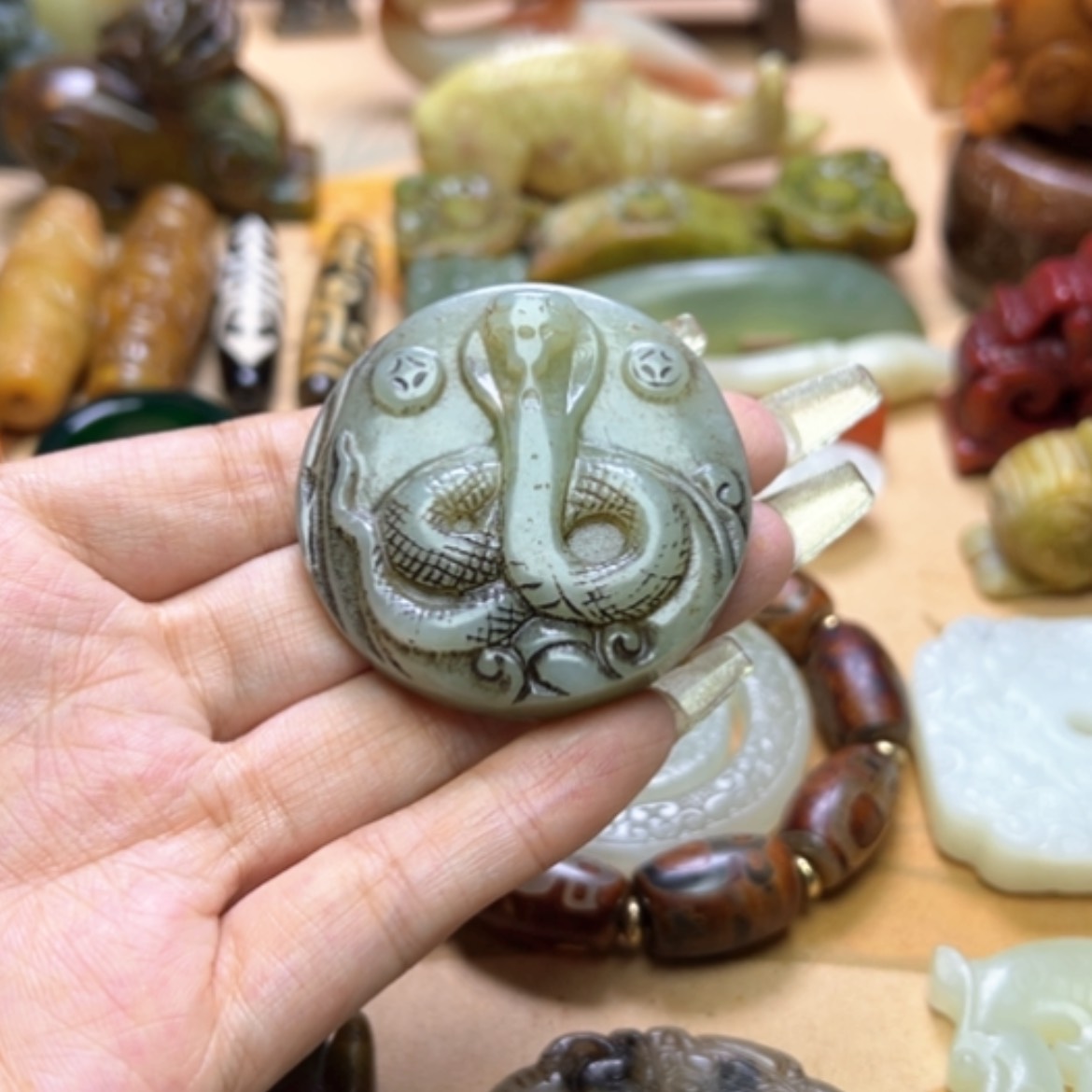 【闪购商品】蛇纹石玉颈饰未镶嵌