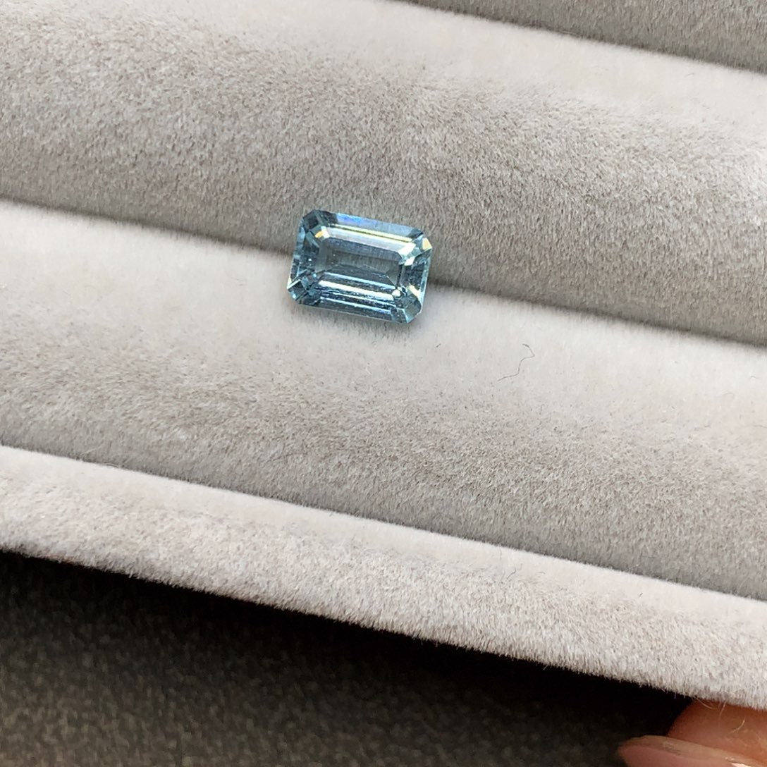 海蓝宝石裸石未镶嵌天然海蓝宝裸石方形5x7mm左右