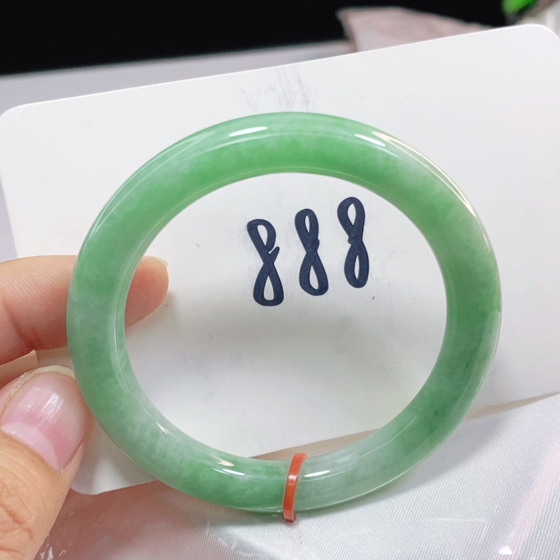 翡翠手镯未镶嵌53.2圈口圆条