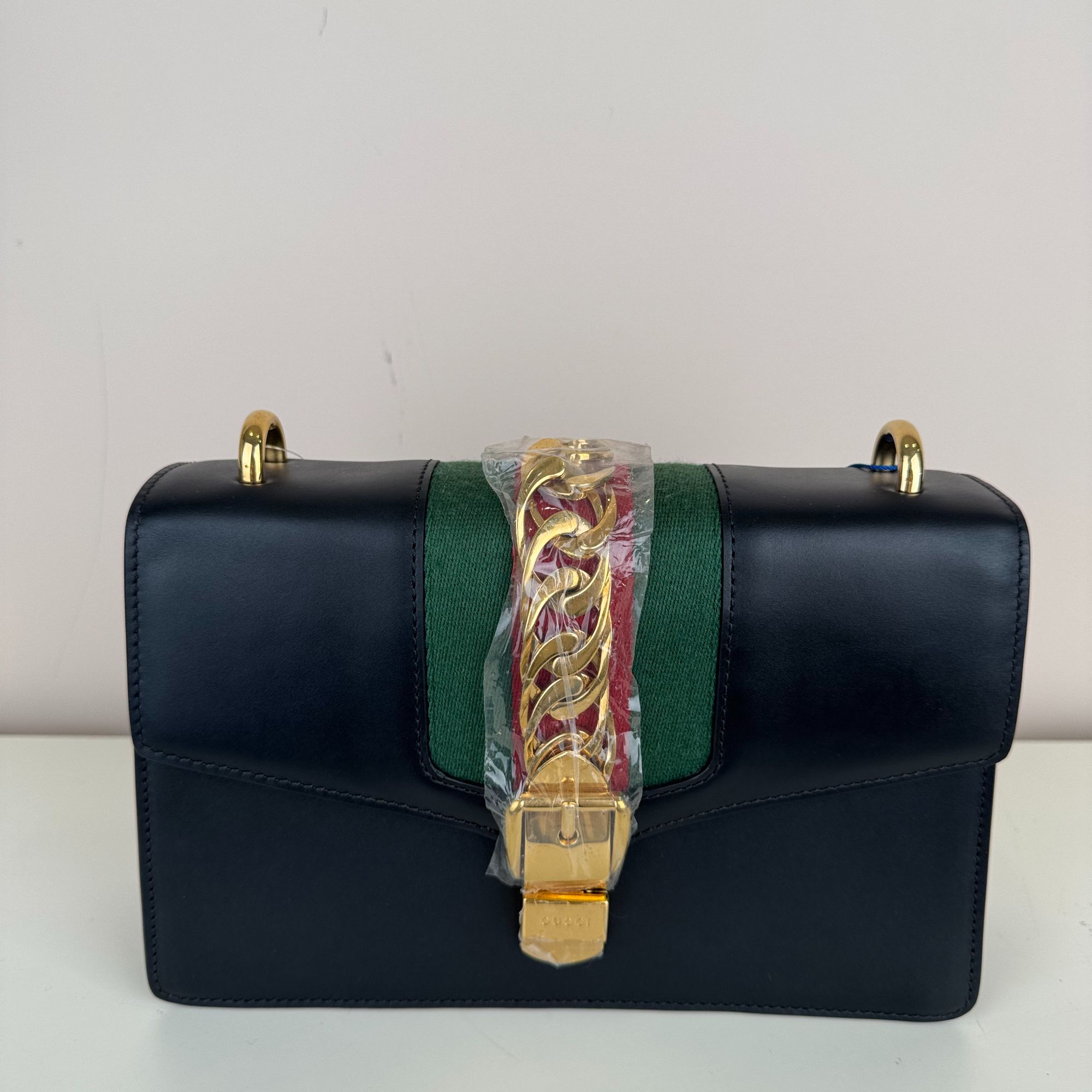 95新 GUCCI/古驰 黑色中号塞尔维亚斜挎包X494833
