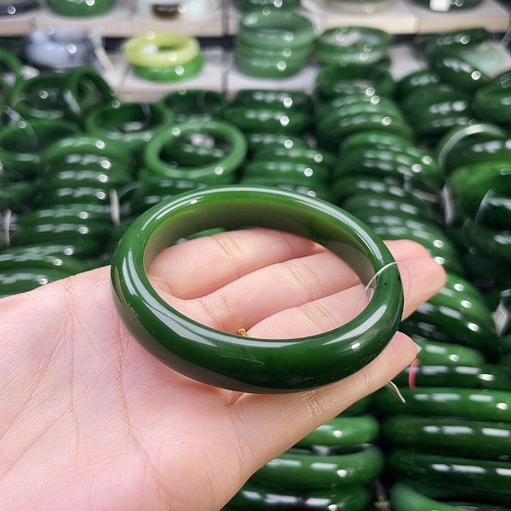 未镶嵌手镯和田玉（碧玉）