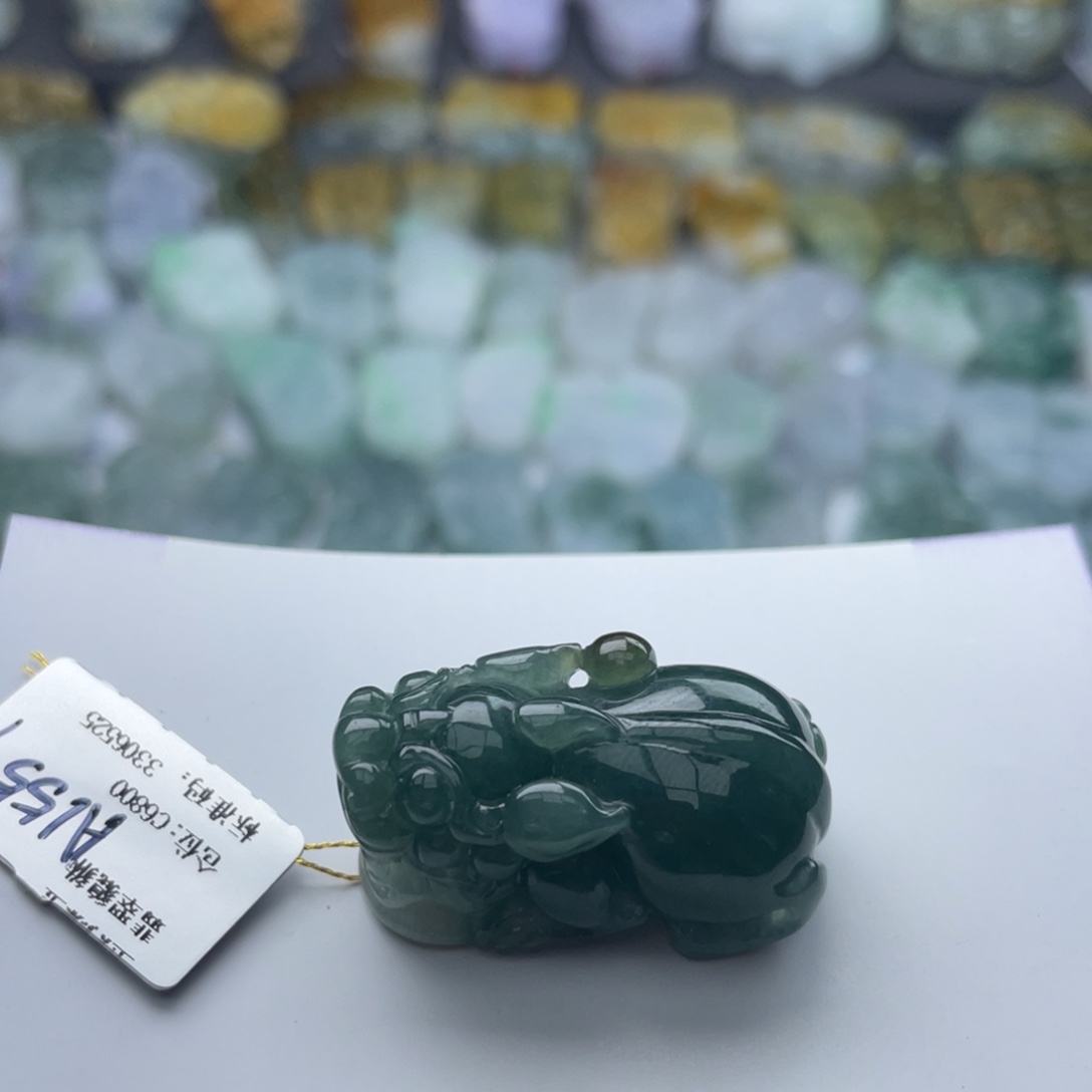 翡翠未镶嵌颈饰ㅤ****K貔貅