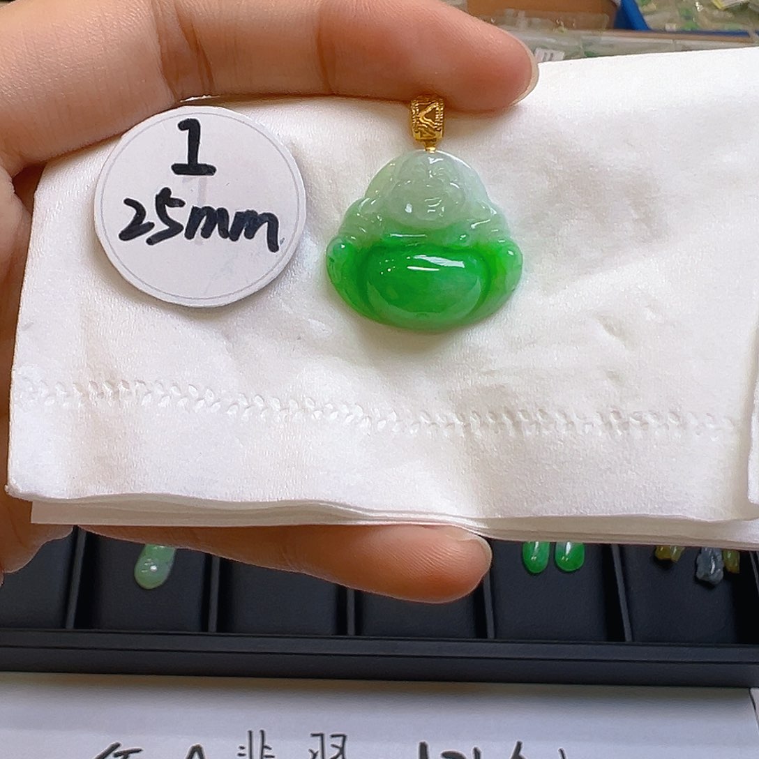 翡翠颈饰18K金镶嵌翡翠