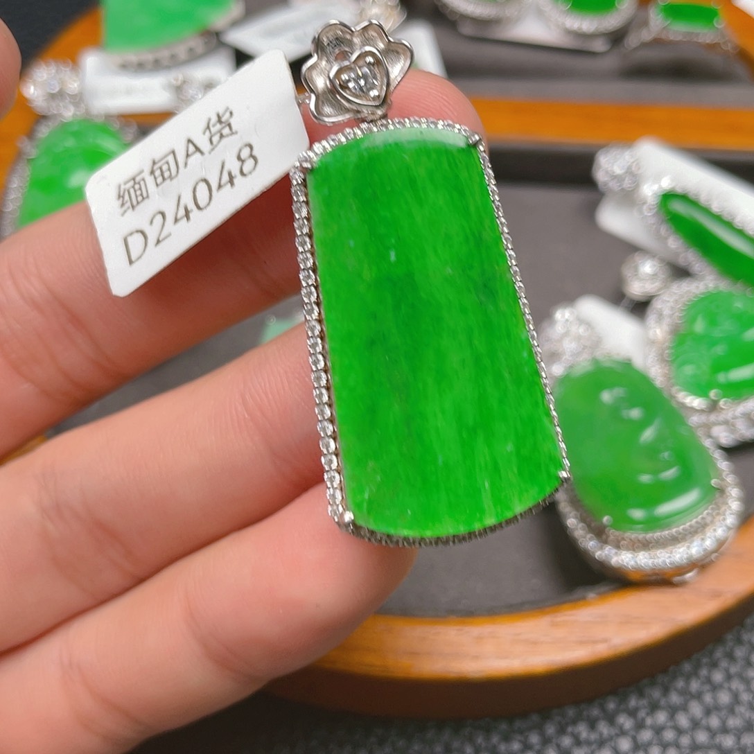 【闪购商品】翡翠吊坠(不含链)银S925镶嵌