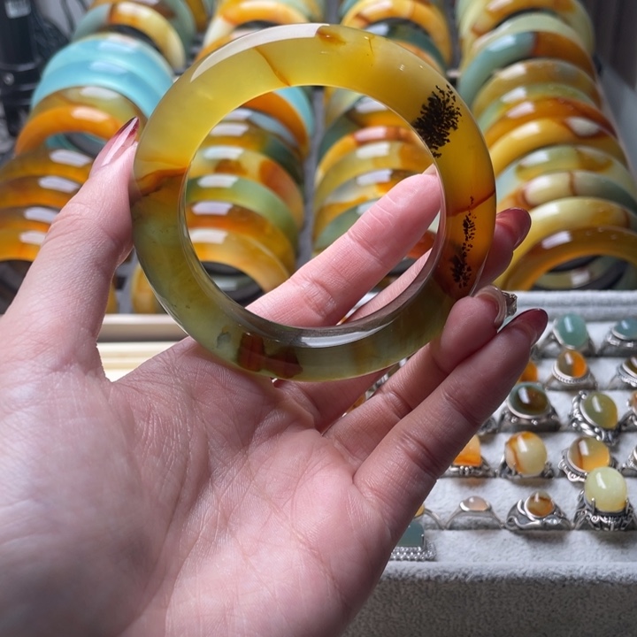 蛇纹石玉手镯未镶嵌56.1