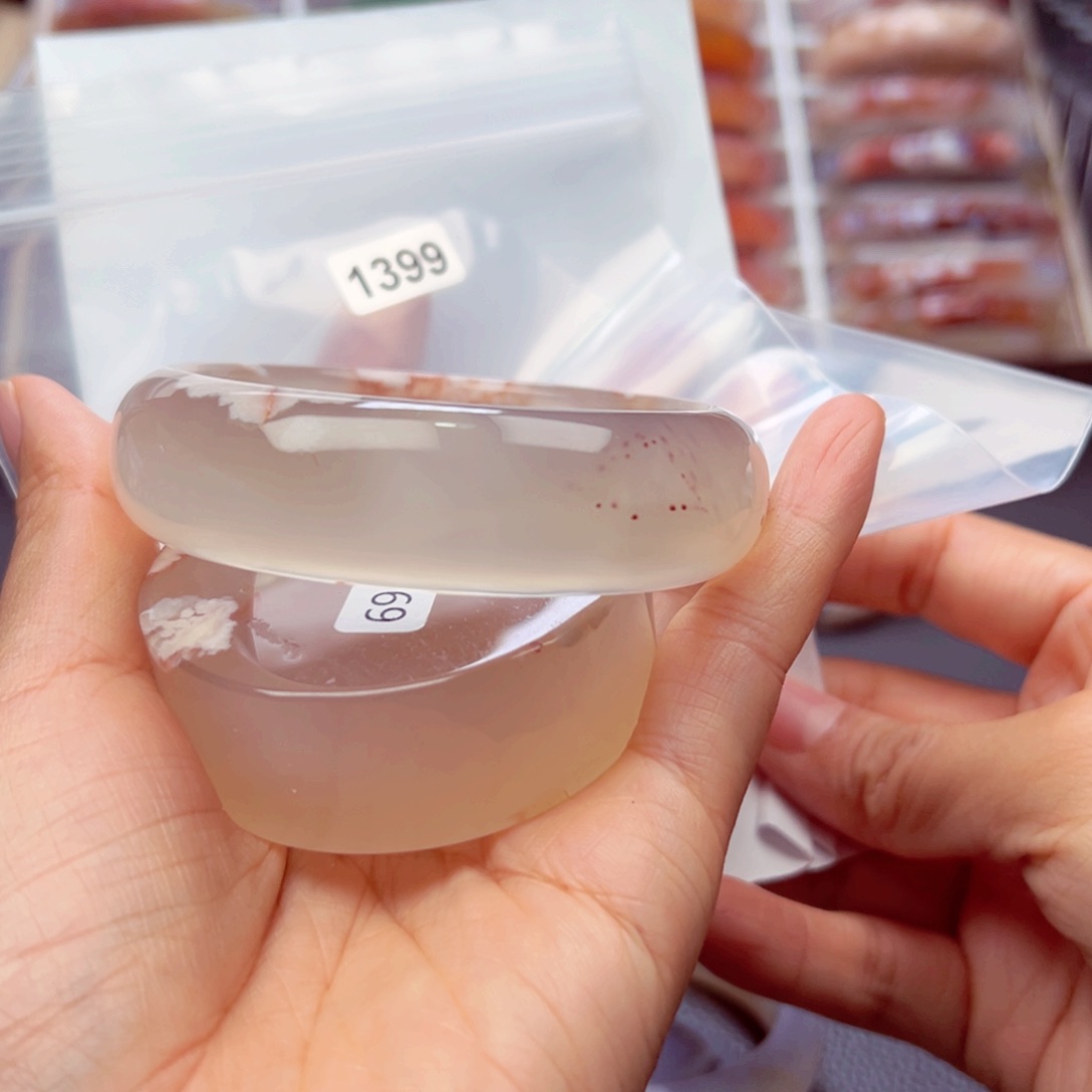 手镯玛瑙/玉髓未镶嵌进****2