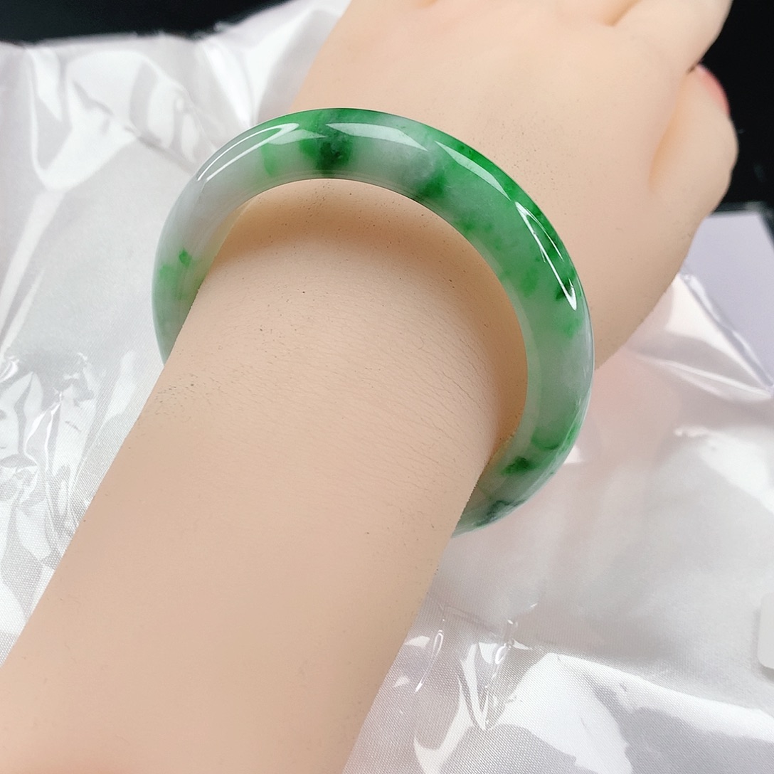 翡翠手镯未镶嵌翡翠260
