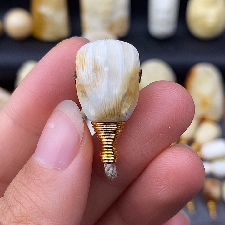 琥珀未镶嵌裸石14三通c175