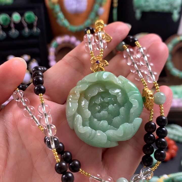 翡翠未镶嵌颈饰吊坠