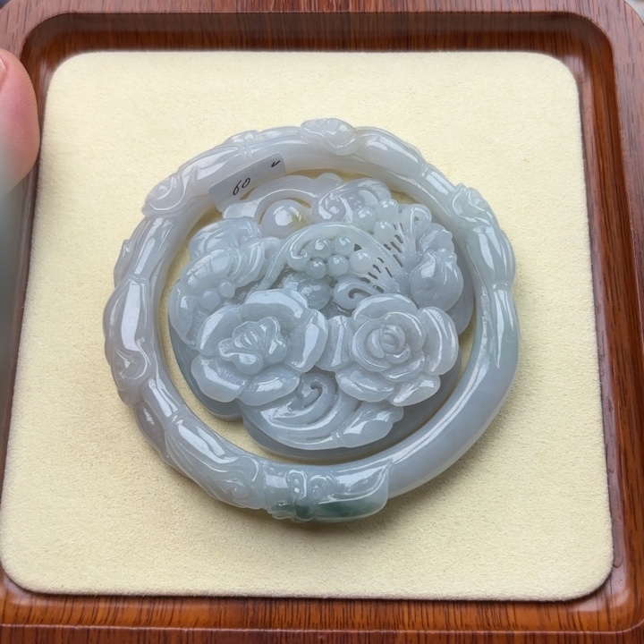 翡翠未镶嵌手镯60玫瑰花