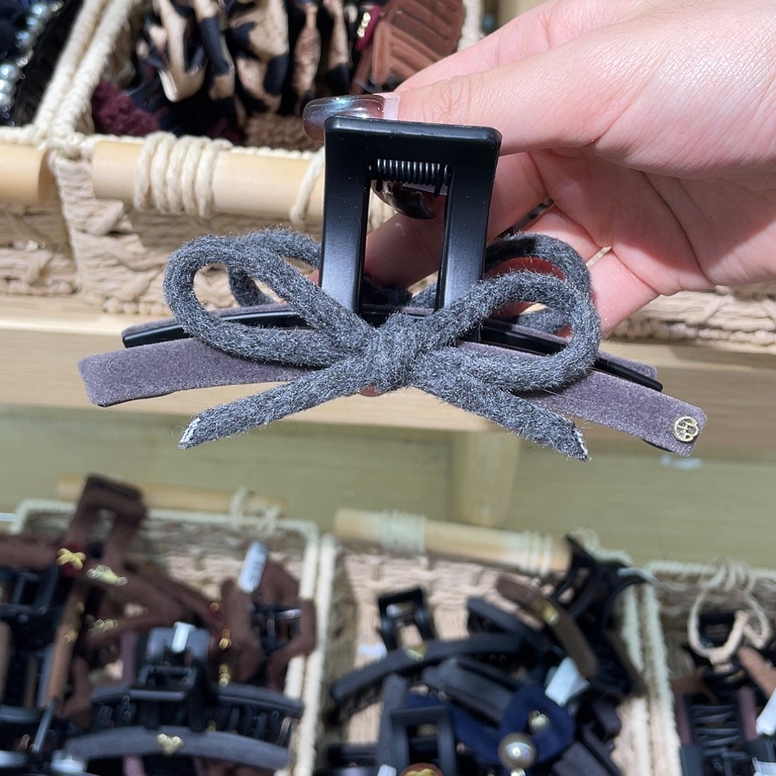 硅胶非金属灰色蝴蝶结13抓