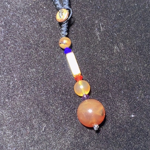 琥珀裸石未镶嵌红蜜车钥匙挂