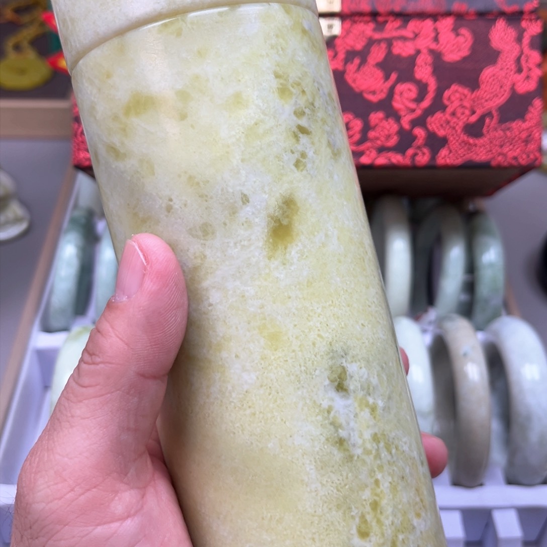 蛇纹石玉水杯未镶嵌