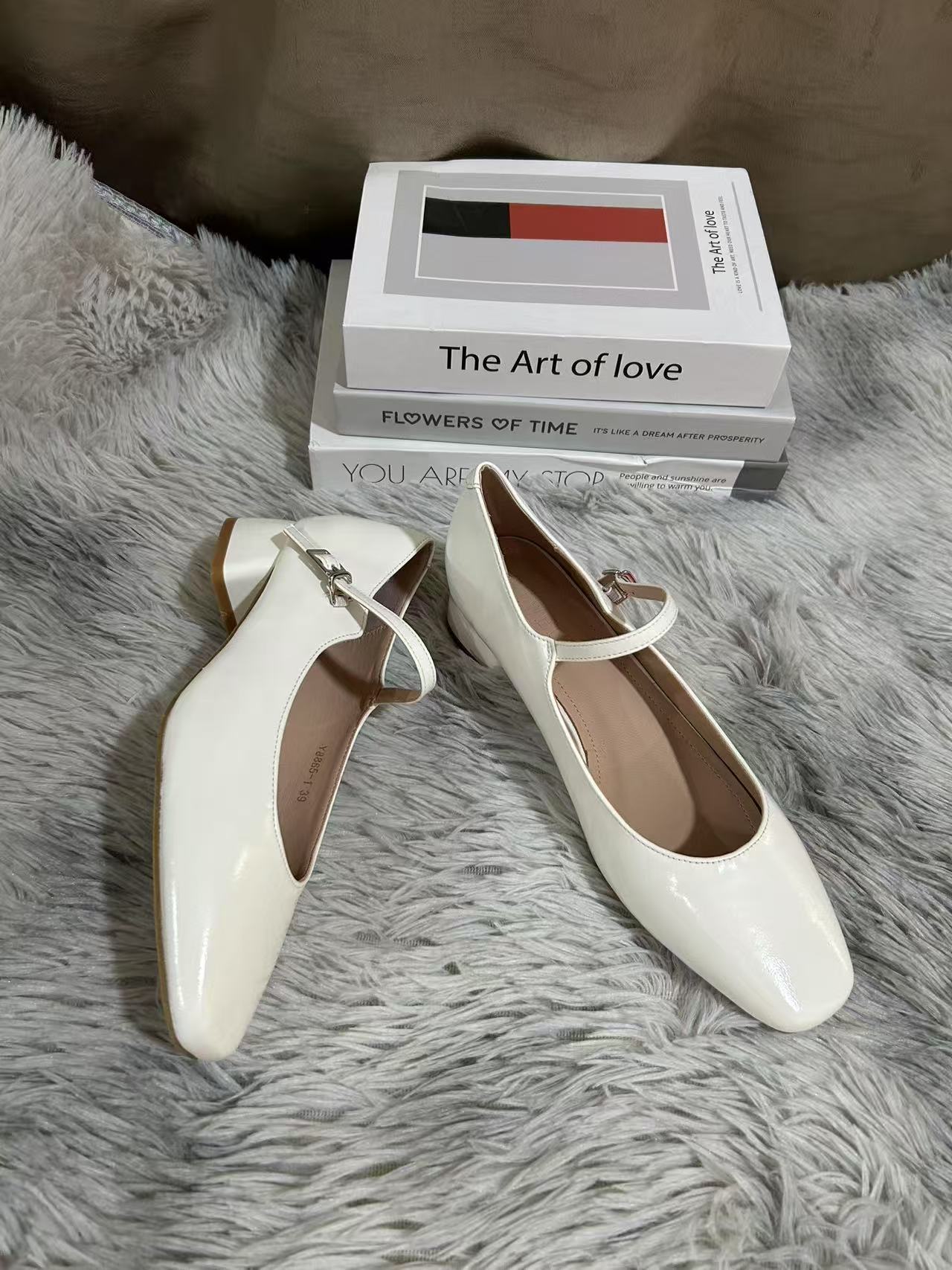 肥仔推荐 8865-1  新款尖头时尚气质舒适设计感粗跟女士高跟单鞋