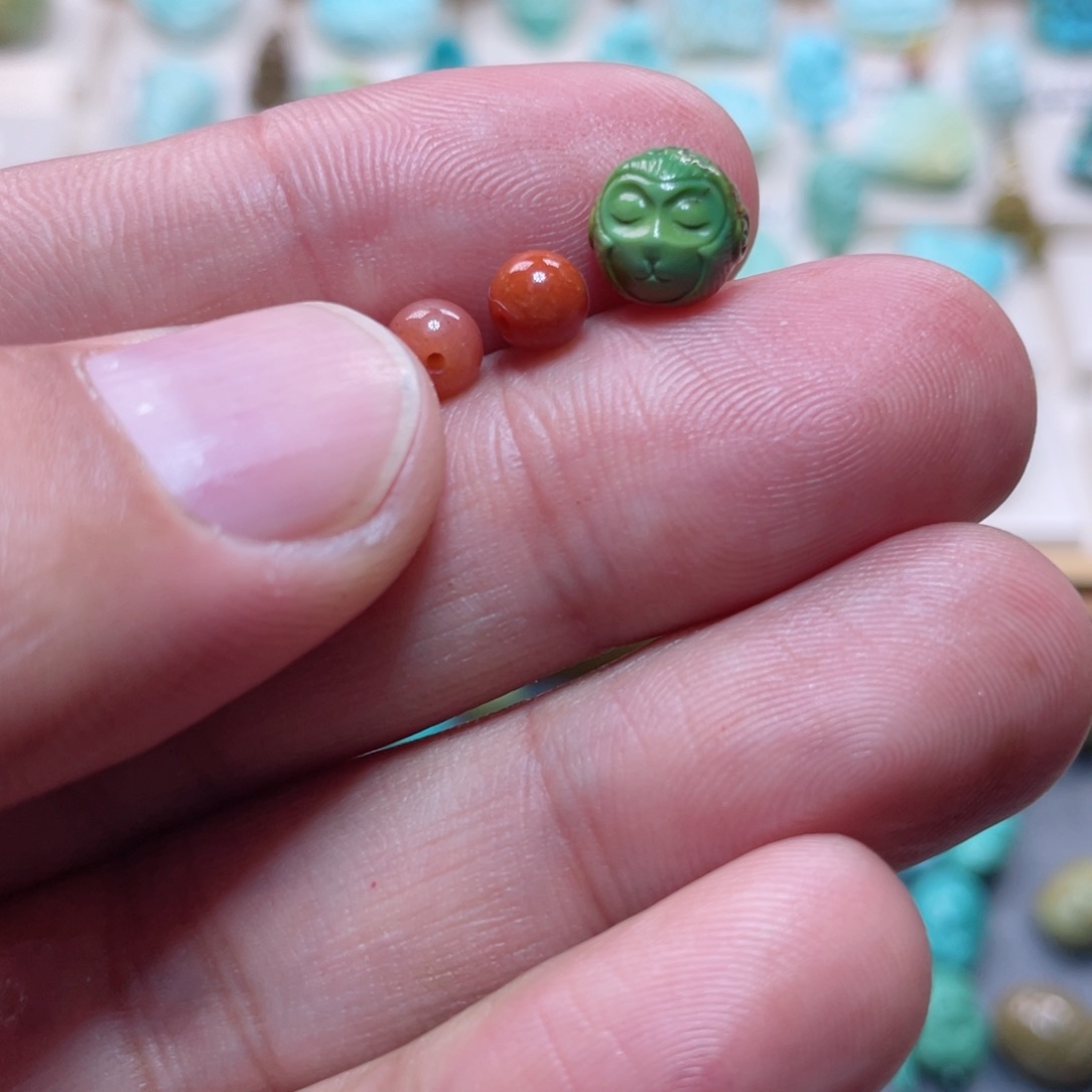 南红玛瑙配饰未镶嵌