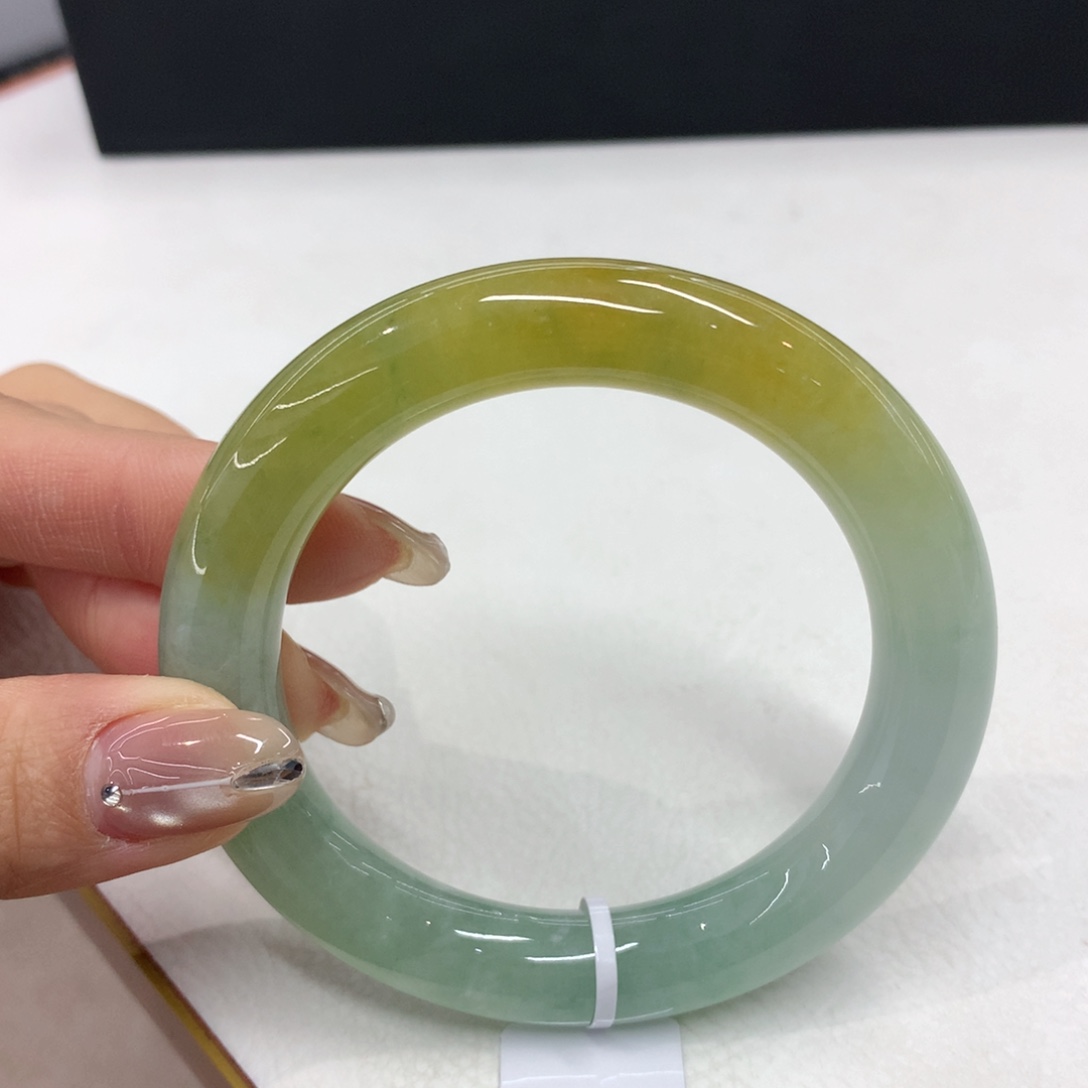 翡翠手镯未镶嵌缅甸翡翠手镯