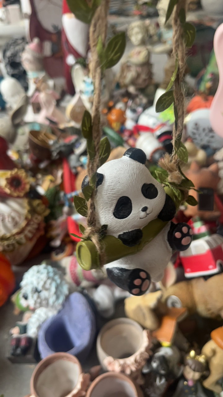 熊猫秋千树脂摆件